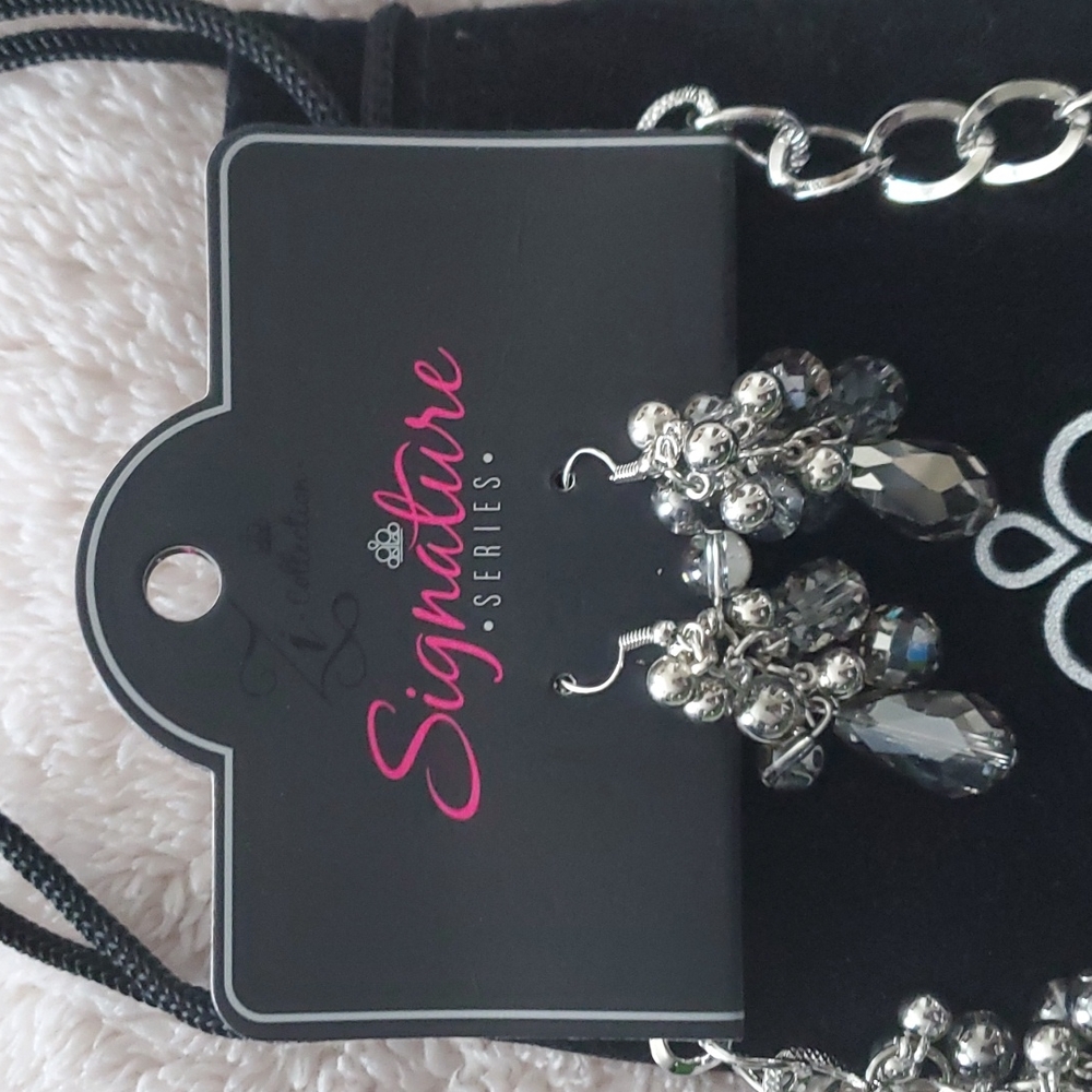 Jewelry Set - Picture 2 of 3